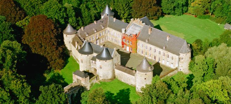 Corroy-le-chateau - Chateau féodal - Vue aérienne